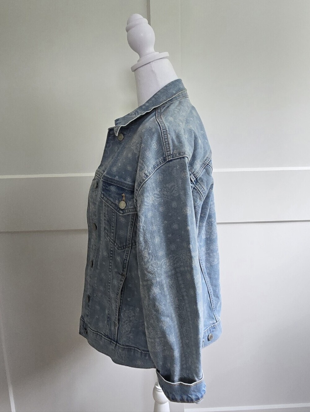 Levi Strauss Medium Womens Paisley Print Trucker Jean Jacket - Picture 2 of 12